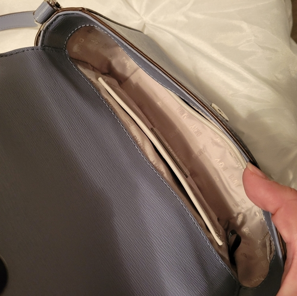 DKNY crossbody purse - Picture 4 of 5